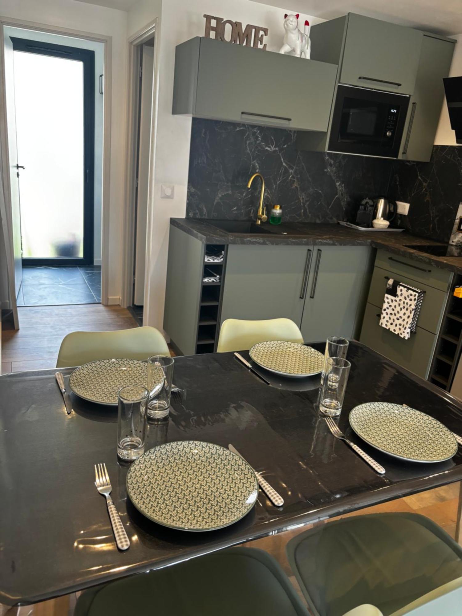 Logement Du Sud Avec Jacuzzi Sommières Kültér fotó